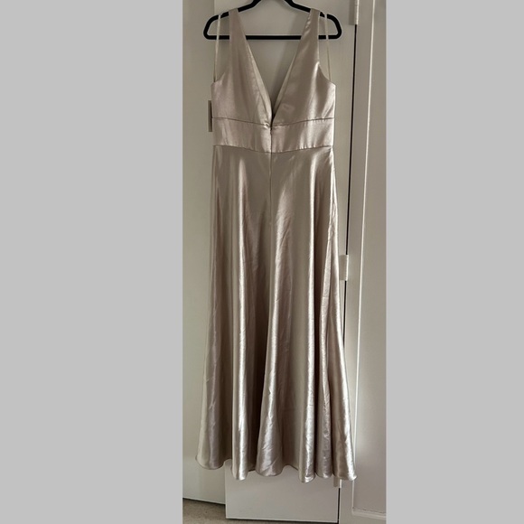 NWT Jenny Yoo Luscia Gown in Latte
Style: 120101 - Picture 4 of 11
